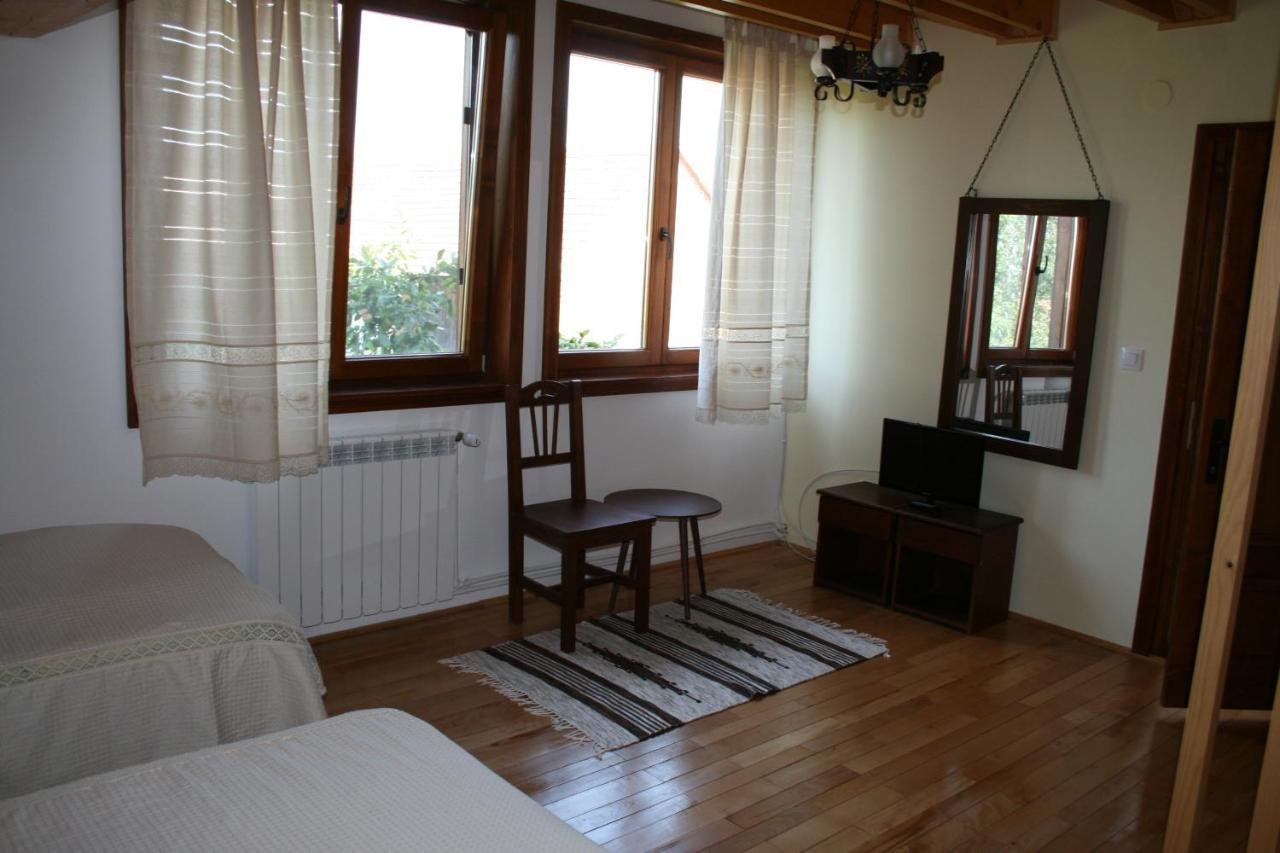 Albinuta Guesthouse Ozun Zewnętrze zdjęcie