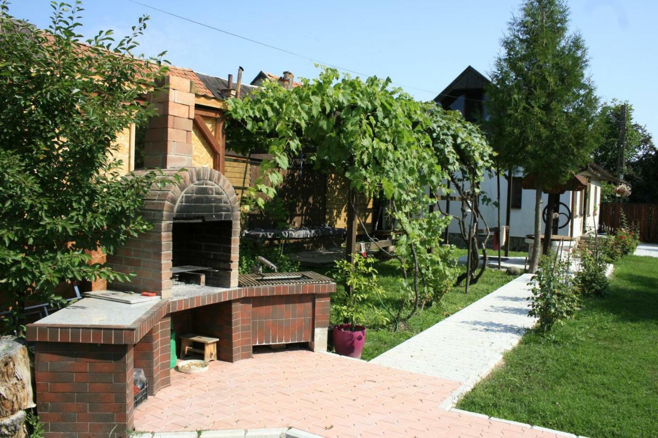 Albinuta Guesthouse Ozun Zewnętrze zdjęcie
